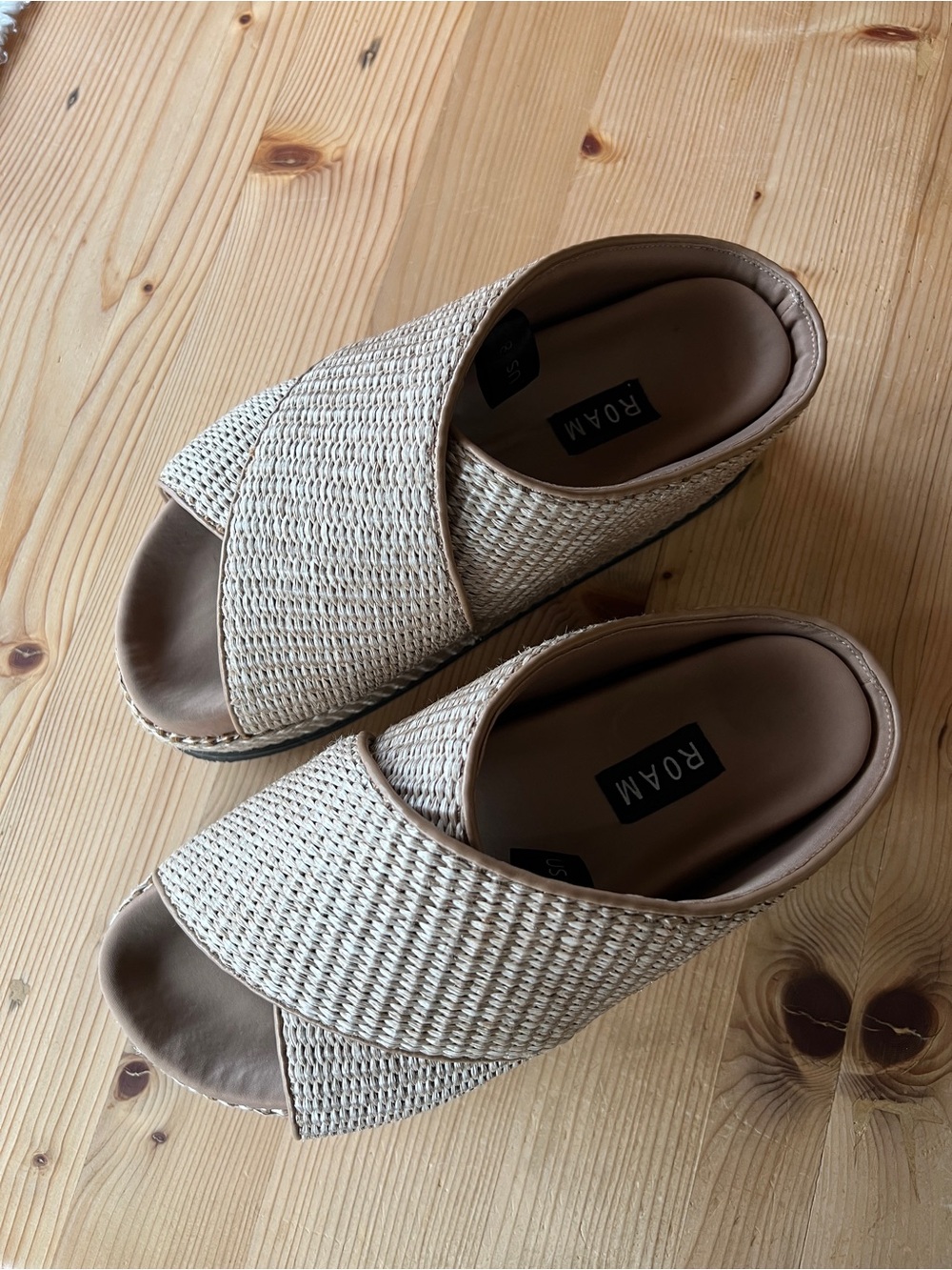 ROAM Cross Stack Raffia Platform Slides - Sz 8 - Picture 4 of 12